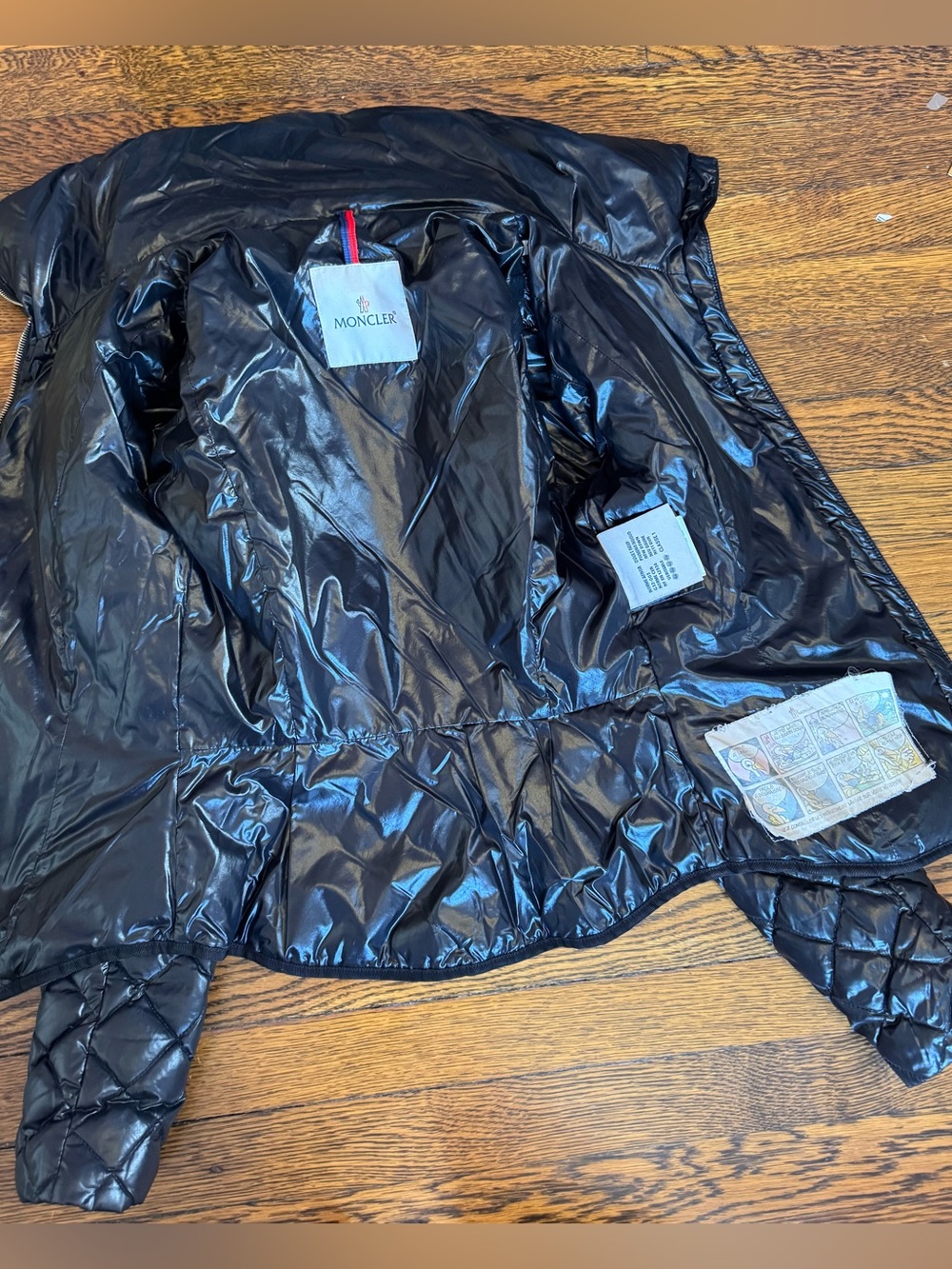 Moncler Black Quilted Diamond-Pattern Puffer Jacket with Gold Zips - Picture 4 of 16